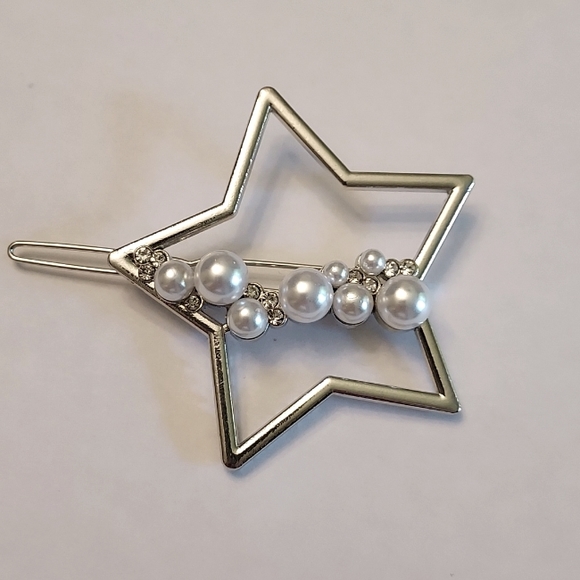 Accessories - 2+ Bundle BlingBling Star Hair Clip NWT
